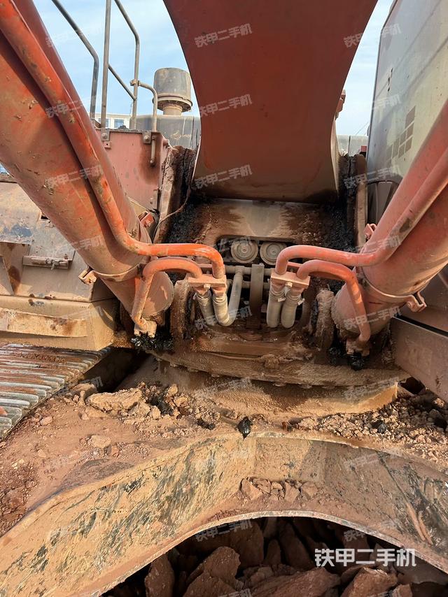 大臂油缸整體?豎拍（工作和回轉(zhuǎn)裝置）