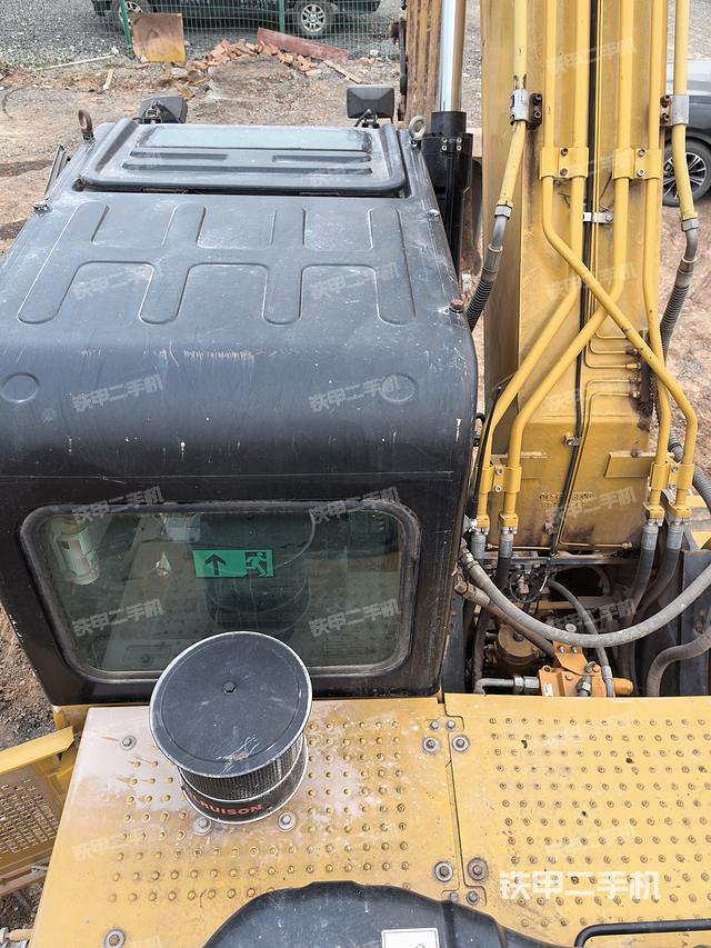 驾驶室顶部（整机外观）