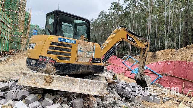 驾驶室顶部（整机外观）