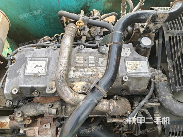 發(fā)動(dòng)機(jī)室（上車部件）