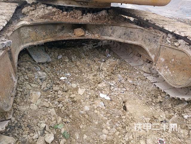 转盘和下车架正前（工作和回转装置）