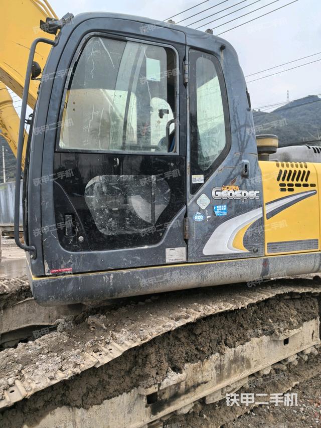 駕駛室正側(cè)(駕駛室部分) 駕駛室正側(cè)(駕駛室部分)