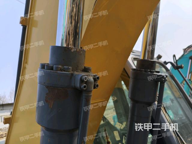 大臂油缸整體?豎拍(工作和回轉(zhuǎn)裝置) 大臂油缸整體?豎拍(工作和回轉(zhuǎn)裝置)