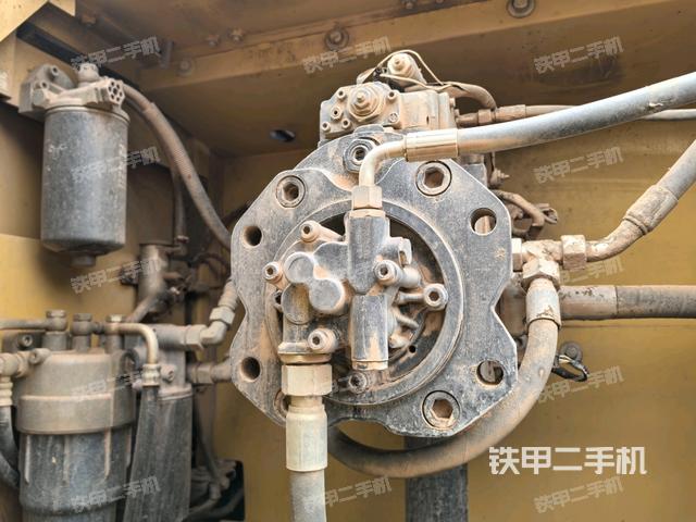 液壓泵斜45?左（大件艙室）