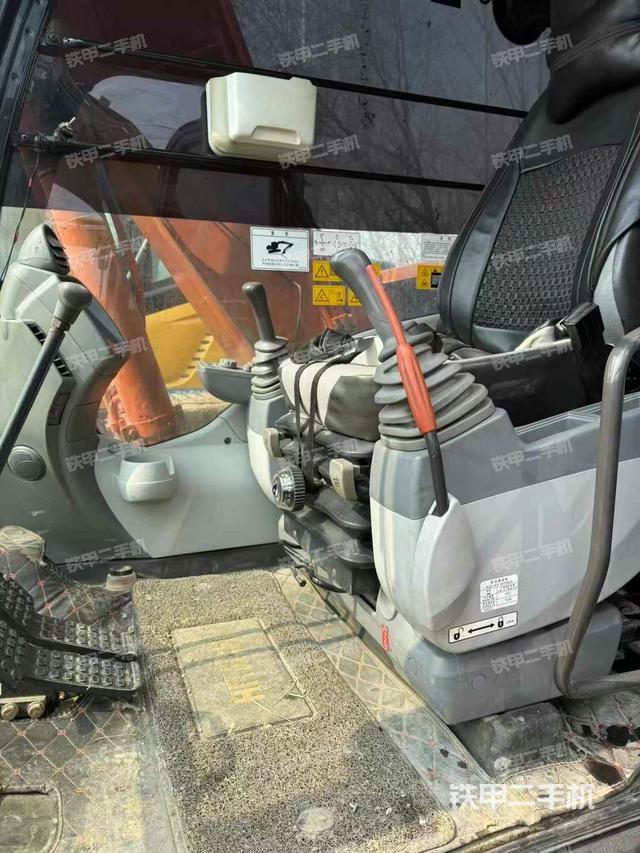 駕駛室整體（整機(jī)外觀）