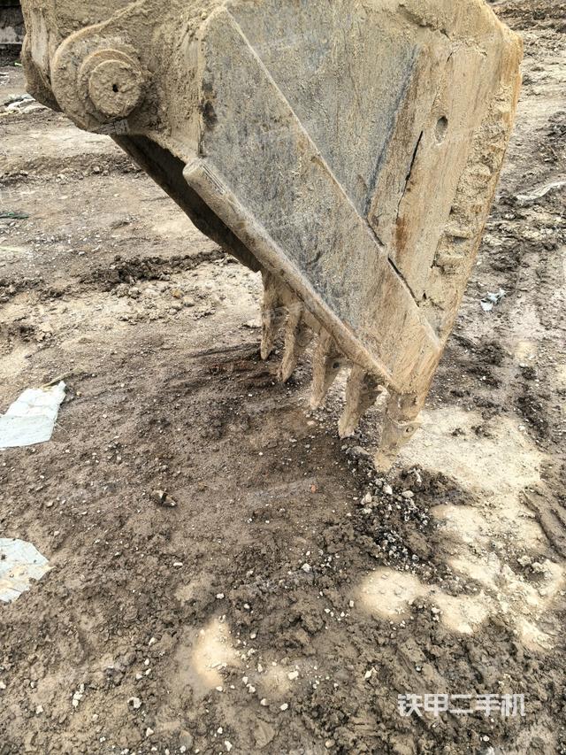 鏟斗45度(工作和回轉(zhuǎn)裝置) 鏟斗45度(工作和回轉(zhuǎn)裝置)