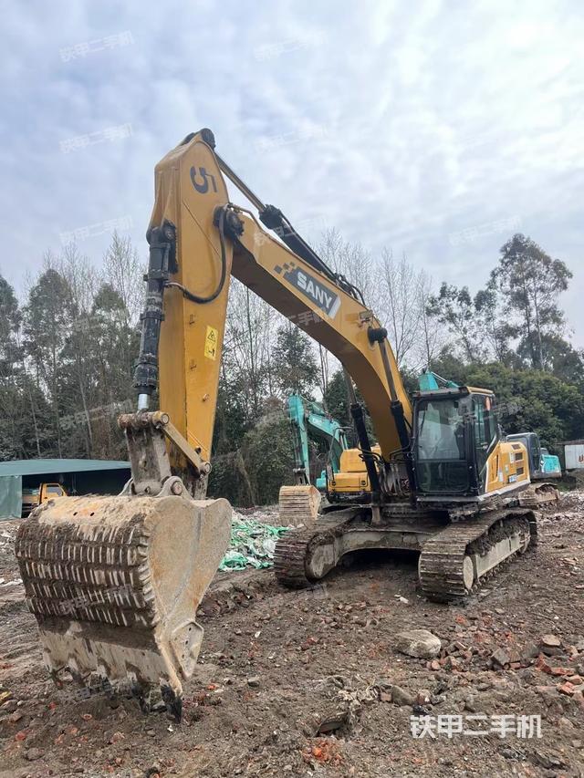 三一重工SY305H挖掘機(jī)