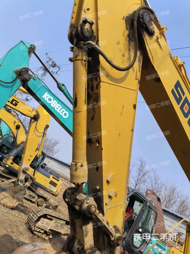 小臂整體左后（工作和回轉(zhuǎn)裝置）