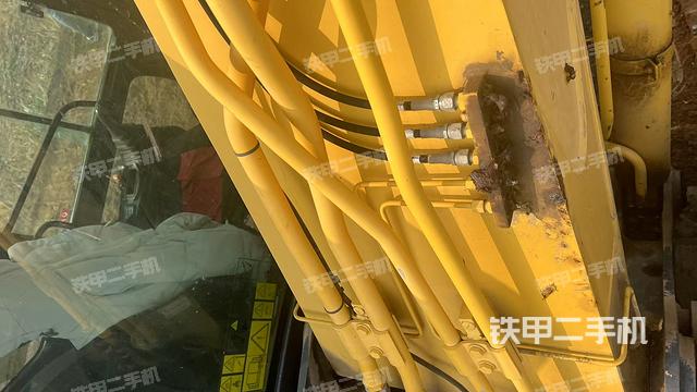 大臂背部俯視（工作和回轉(zhuǎn)裝置）