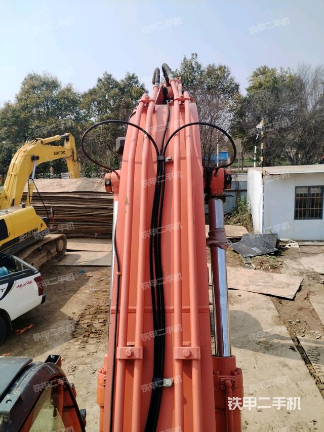 大臂背部俯視（工作和回轉(zhuǎn)裝置）