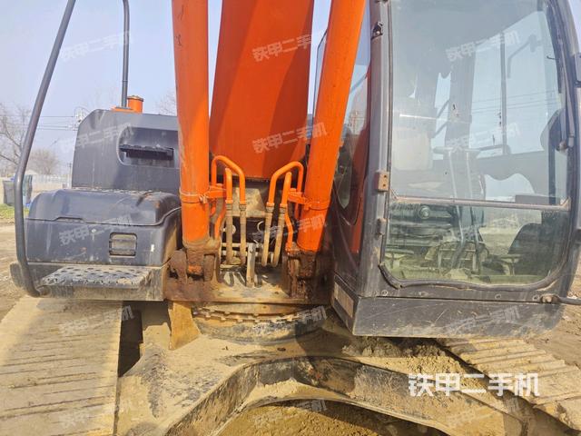 大臂油缸整體?豎拍(工作和回轉(zhuǎn)裝置) 大臂油缸整體?豎拍(工作和回轉(zhuǎn)裝置)