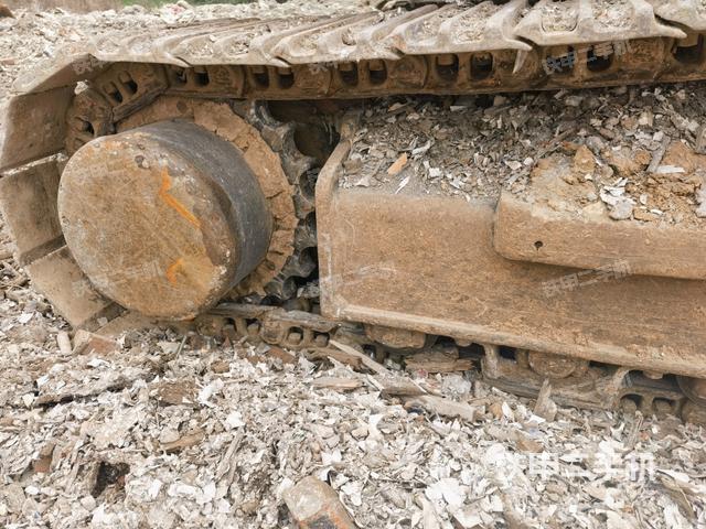 右驱动轮（行走机构）