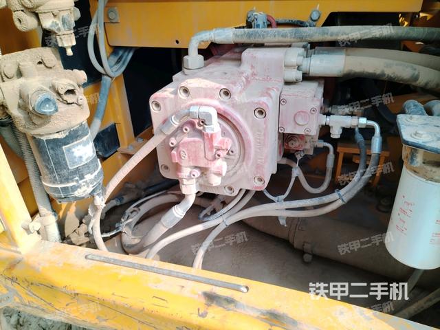 液壓泵斜45?左(大件艙室) 液壓泵斜45?左(大件艙室)