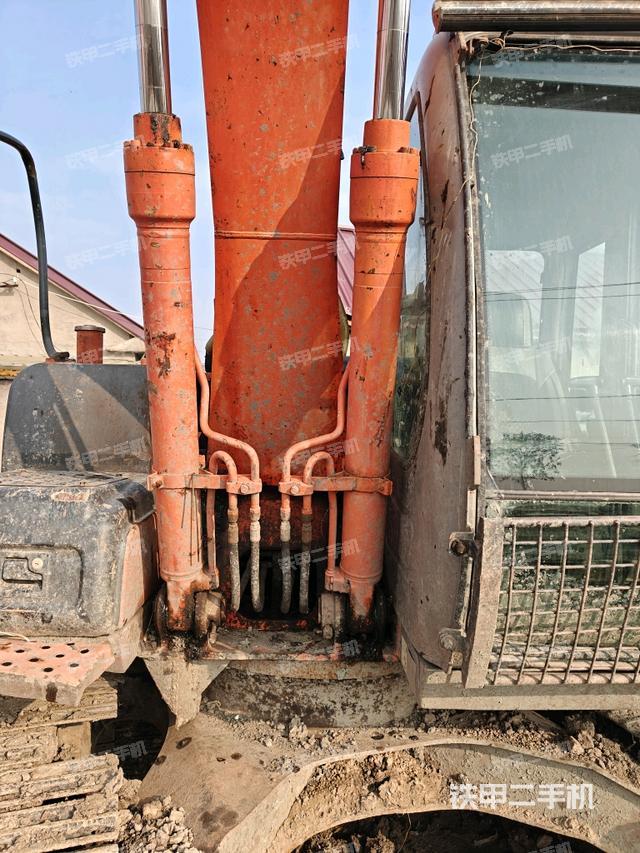 大臂油缸整體?豎拍（工作和回轉(zhuǎn)裝置）