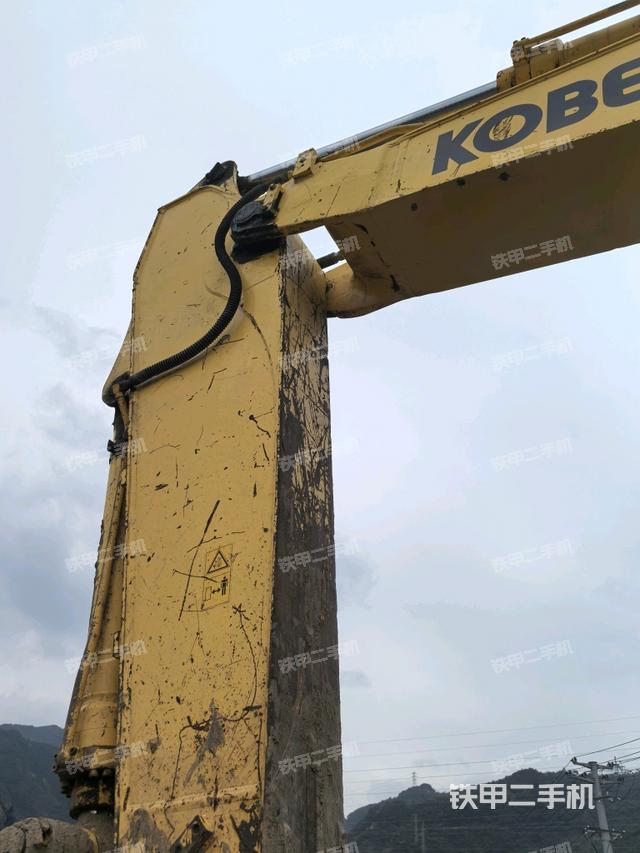 小臂整體左后(工作和回轉(zhuǎn)裝置) 小臂整體左后(工作和回轉(zhuǎn)裝置)