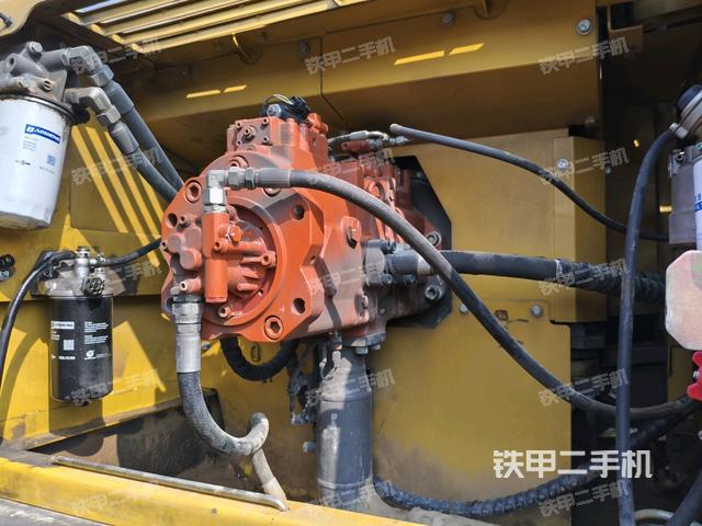 液壓泵斜45?左(大件艙室) 液壓泵斜45?左(大件艙室)