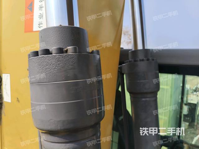 大臂油缸整體?豎拍（工作和回轉(zhuǎn)裝置）