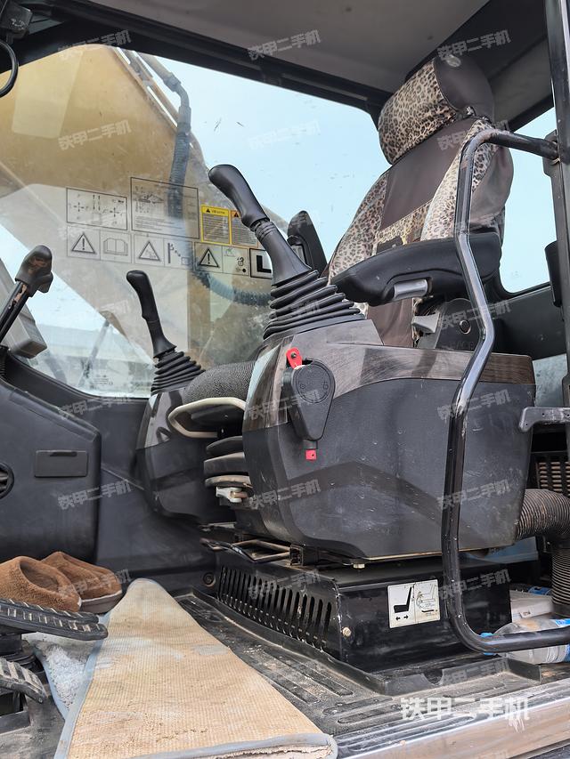 驾驶室整体（整机外观）