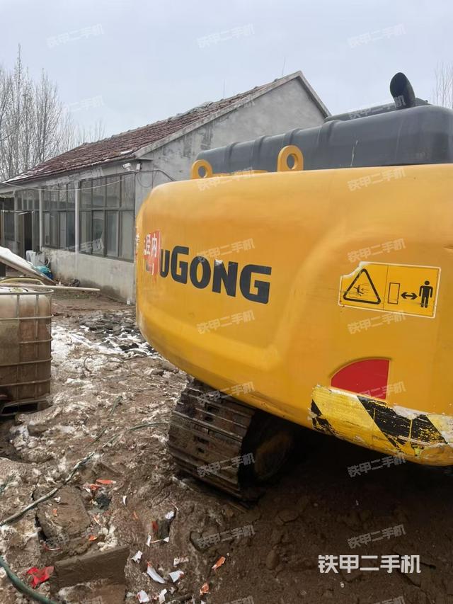 駕駛室整體（整機外觀）