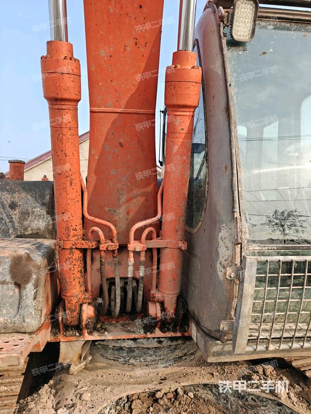 大臂油缸整體?豎拍（工作和回轉(zhuǎn)裝置）