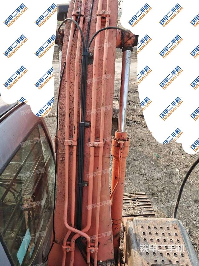 大臂背部俯視（工作和回轉(zhuǎn)裝置）