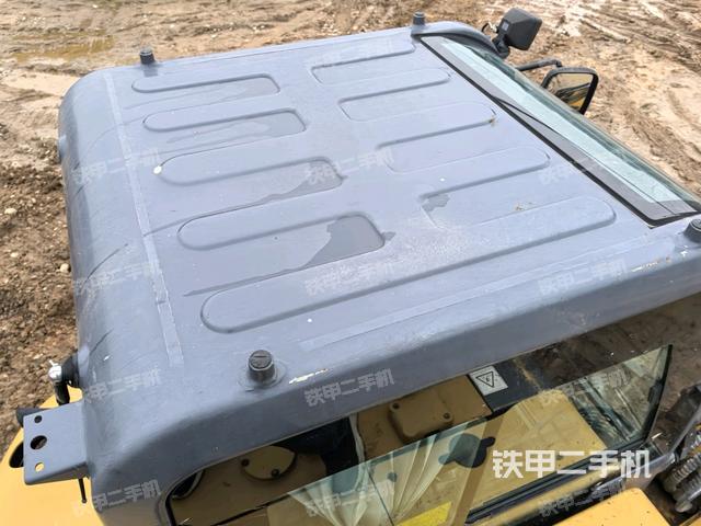 駕駛室頂部（整機(jī)外觀）