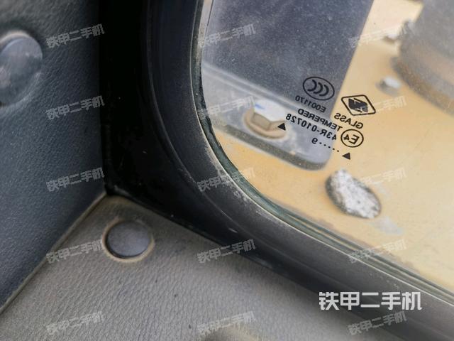 后窗玻璃角标（驾驶室部分）