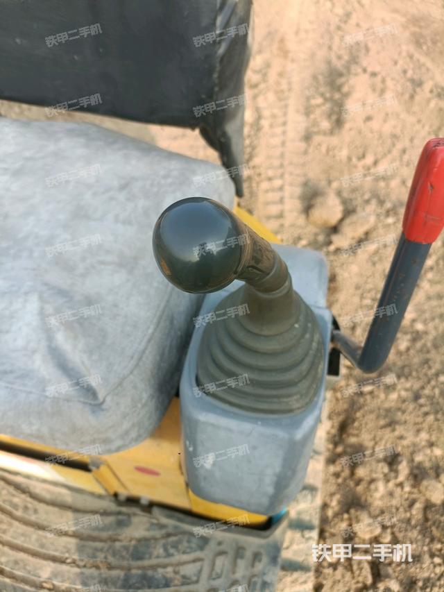 座椅左側(cè)控制臺/音響/含左手柄（駕駛室部分）