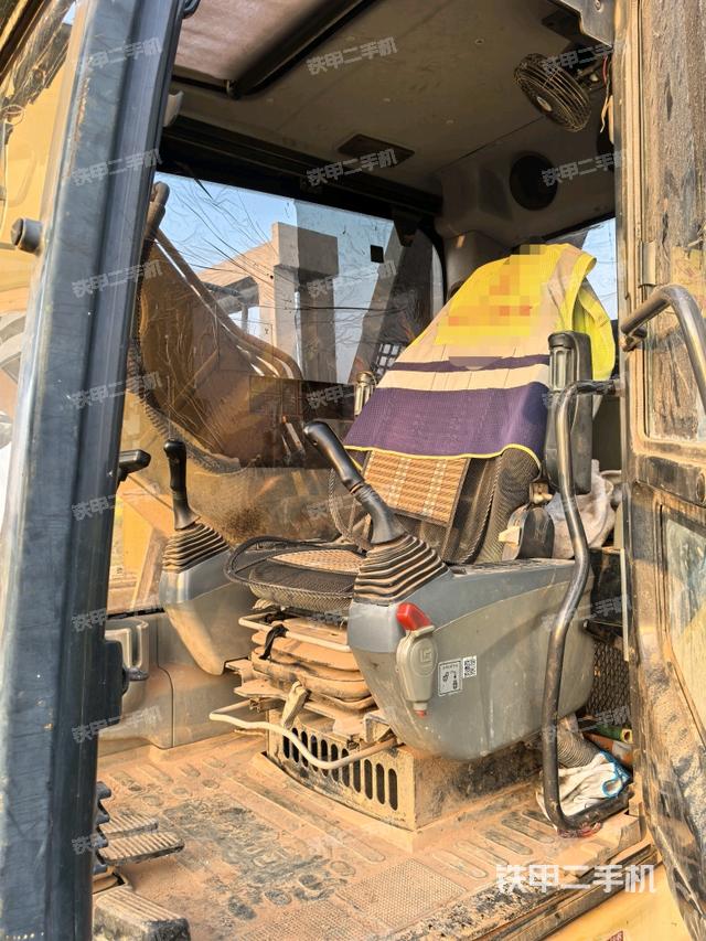 駕駛室整體（整機(jī)外觀）