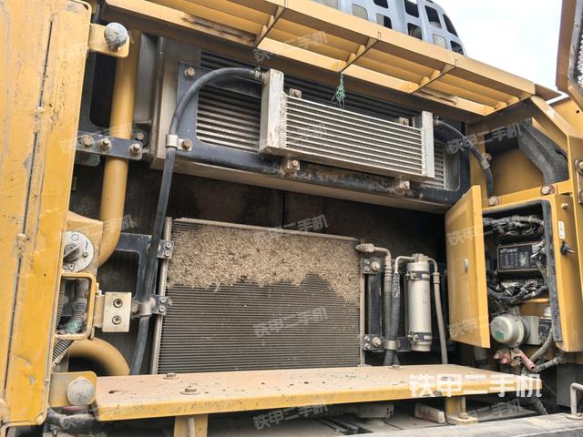 散熱器正面（大件艙室）