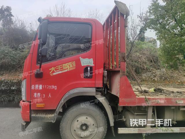 駕駛室正側(cè)（駕駛室/操作室）