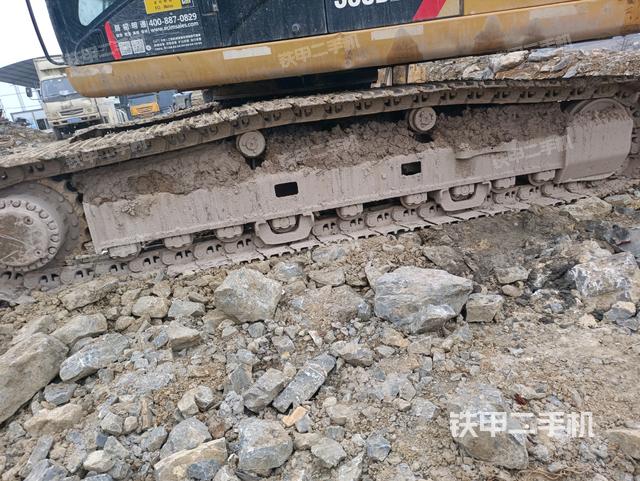 左侧履带整体 （行走机构）