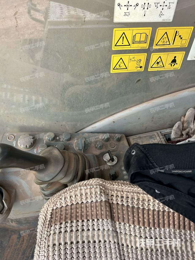 座椅后部（駕駛室部分）