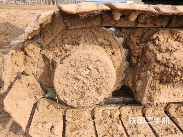 右驅(qū)動輪（行走機構(gòu)）