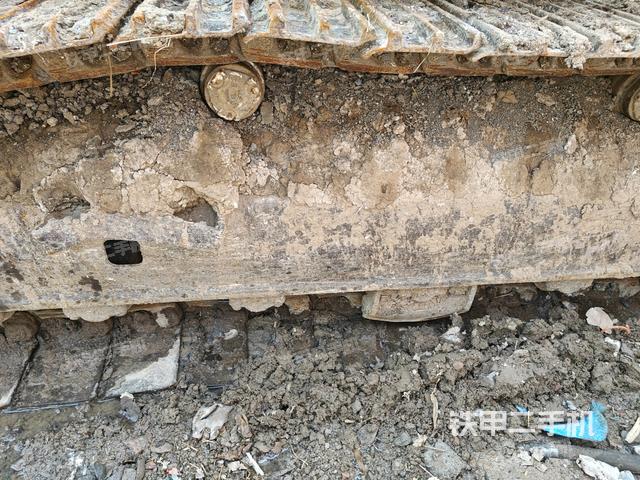 右驅(qū)動(dòng)輪（行走機(jī)構(gòu)）