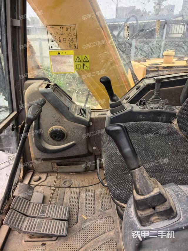 駕駛室整體（整機(jī)外觀）