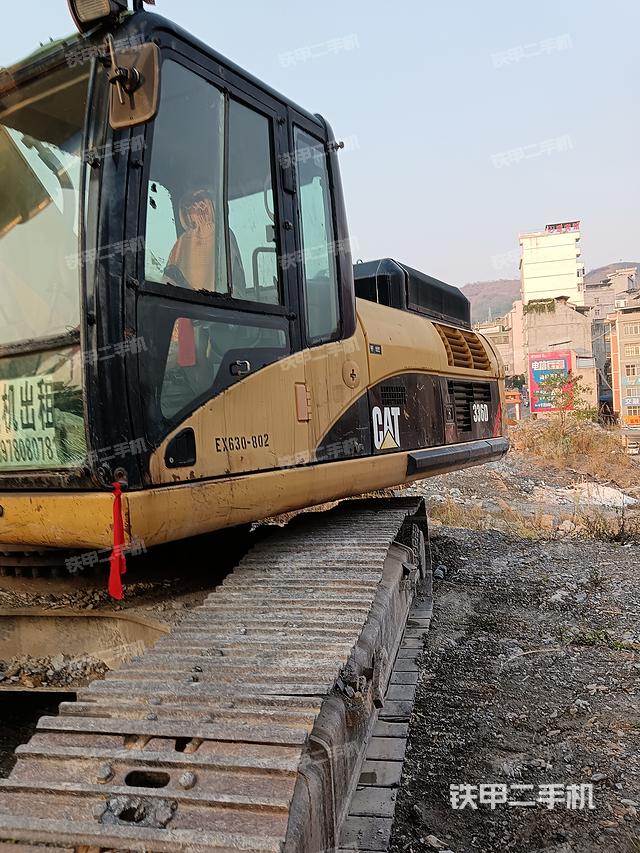 驾驶室顶部（整机外观）