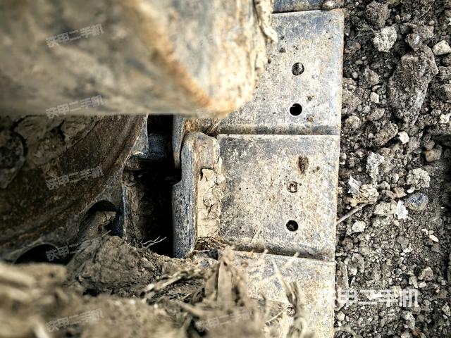 右驅(qū)動(dòng)輪（行走機(jī)構(gòu)）