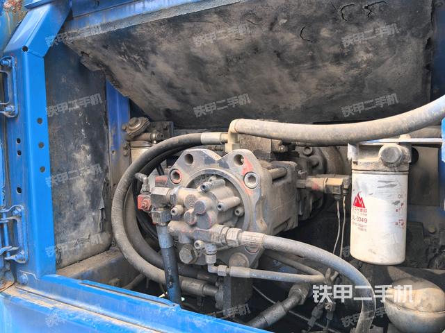 液壓泵艙室正面整體（整機(jī)外觀）