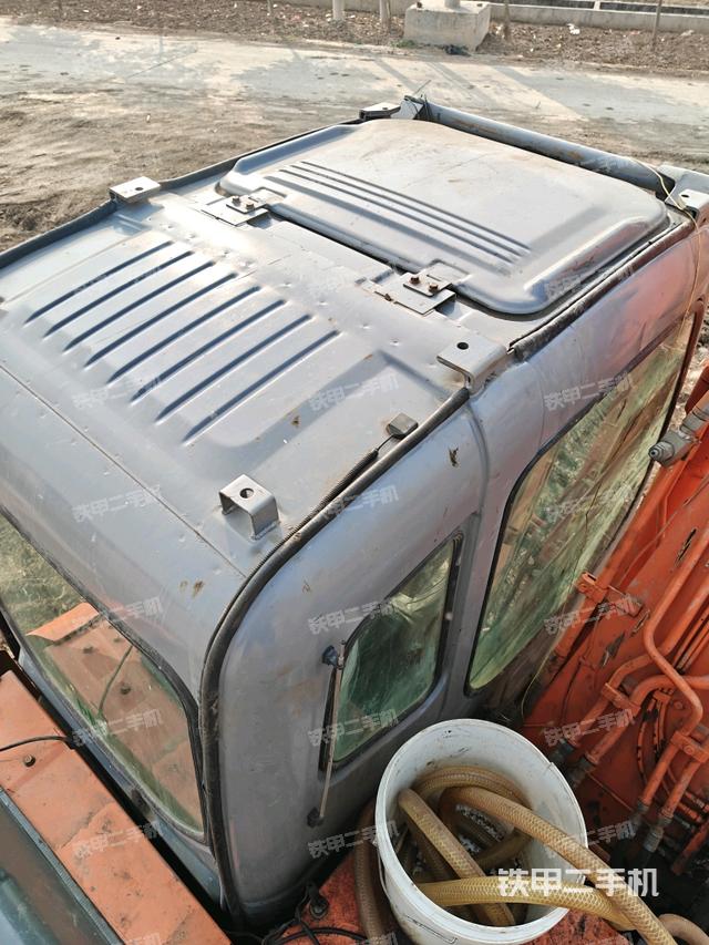 駕駛室頂部俯視（上車部件）