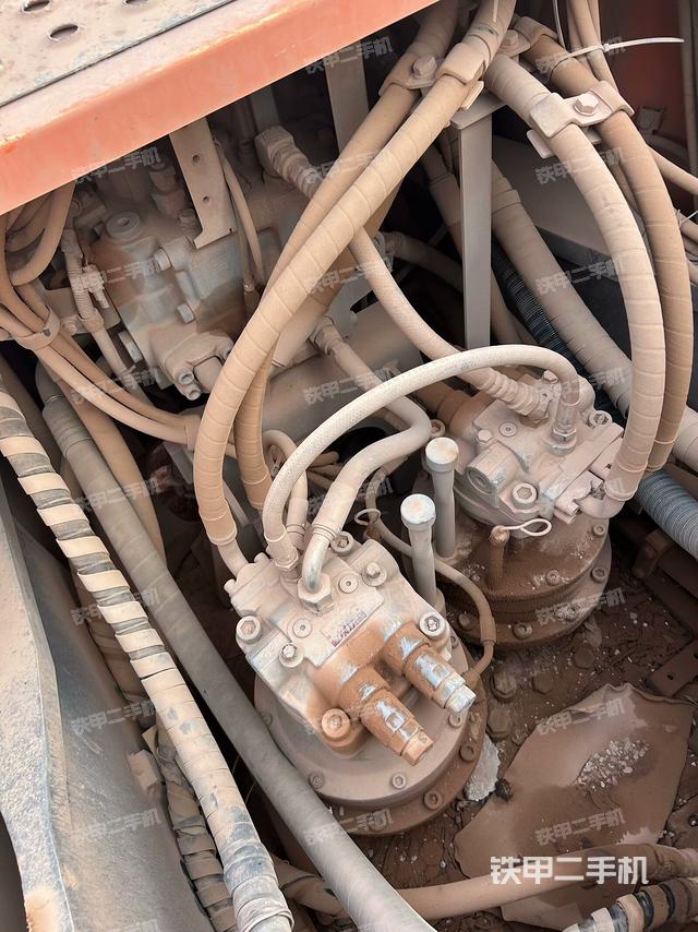 回轉(zhuǎn)馬達（上車部件）