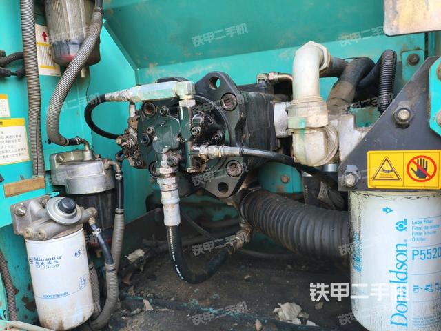 液壓泵斜45?左（大件艙室）