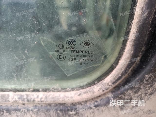 后窗玻璃角标（驾驶室部分）