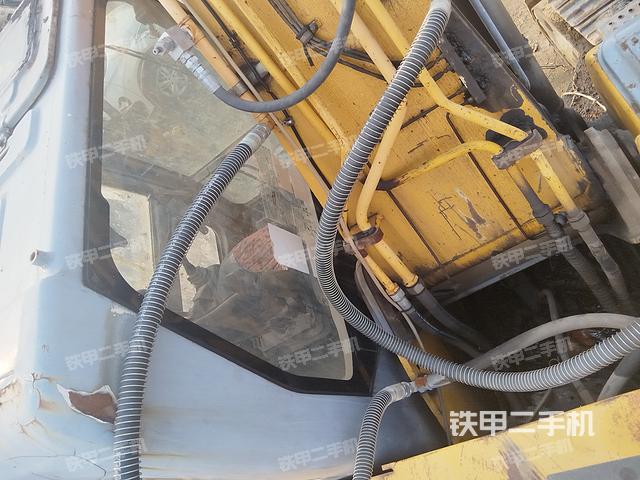 驾驶室顶部（整机外观）