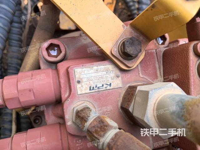 液壓泵艙室正面整體（整機(jī)外觀）