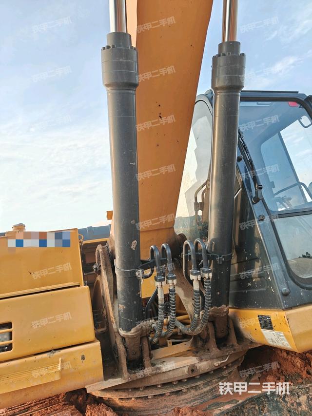 大臂油缸整體?豎拍（工作和回轉(zhuǎn)裝置）