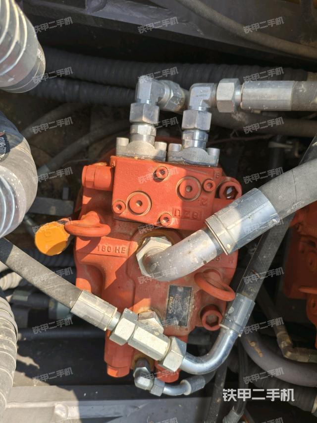 回轉(zhuǎn)馬達(dá)（上車部件）