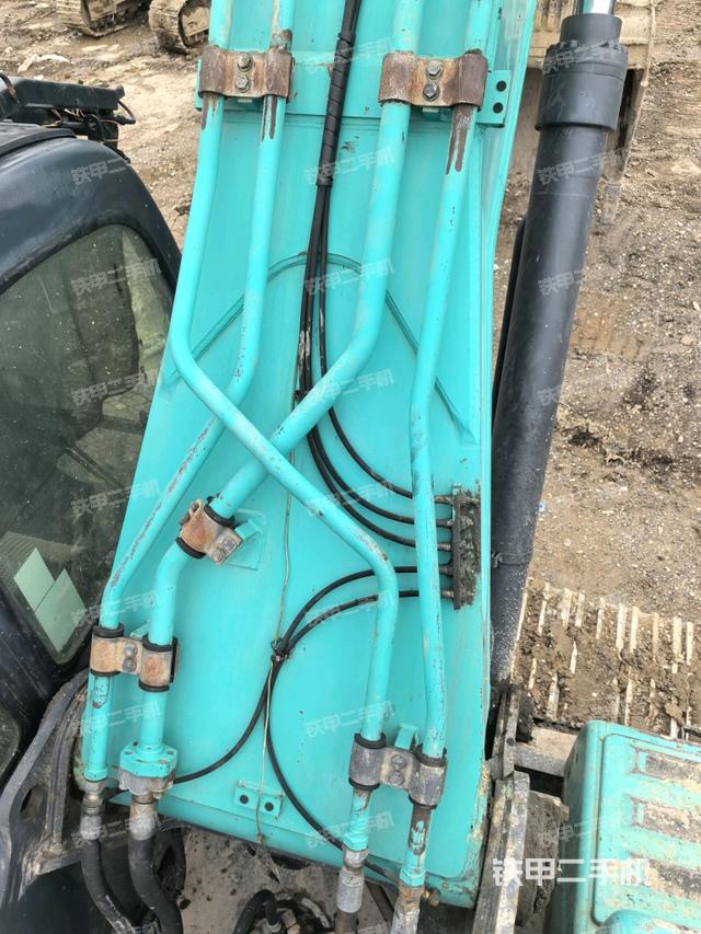 大臂背部俯視（工作和回轉(zhuǎn)裝置）