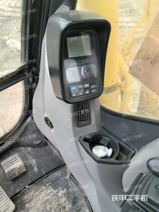 顯示屏?(駕駛室部分) 顯示屏?(駕駛室部分)