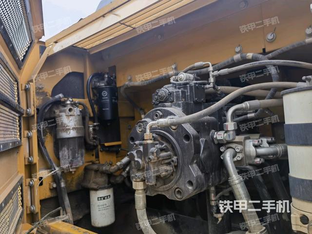 液压泵斜45 左（大件舱室）